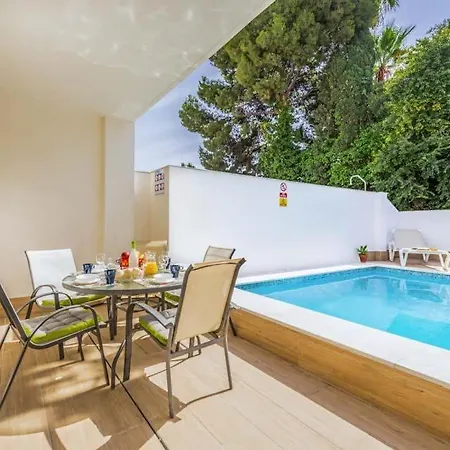 Villa Sleeps 6 With Pool Air Con And Wifi *