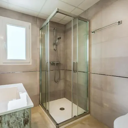 Sleeps 6 With Pool Air Con And Wifi Villa *