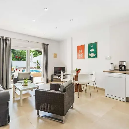 Sleeps 6 With Pool Air Con And Wifi * Nerja