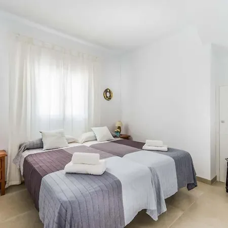 Villa Sleeps 6 With Pool Air Con And Wifi Nerja