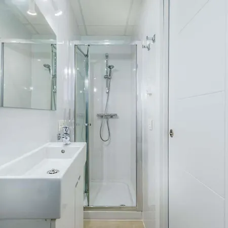 Villa Sleeps 6 With Pool Air Con And Wifi *